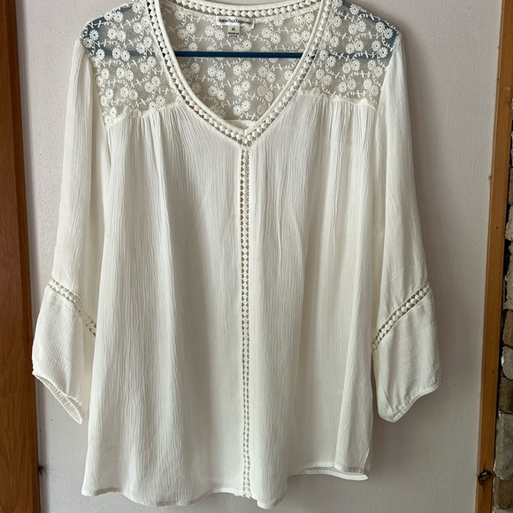 JohnPaulRichard Tops - John Paul Richard Raelinn Crochet Detail Top Size XL Ivory Color
